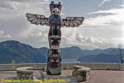 Totem pole overlooking Saanich Inlet, Vancouver Island Totem pole overlooking Saanich Inlet, Vancouver Island