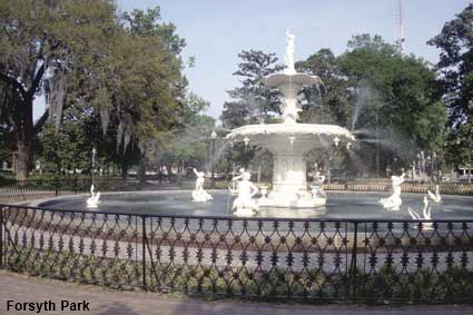  Fountain in Forsyth Park, Savannah, GA, USA