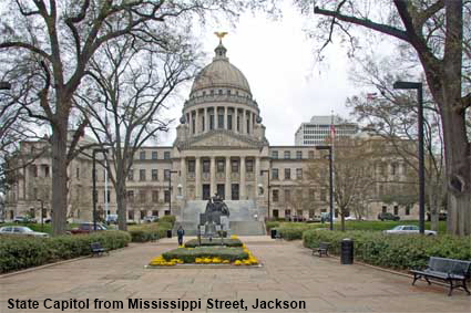  State Capitol from Mississippi Street, Jackson, MS, USA.jpg